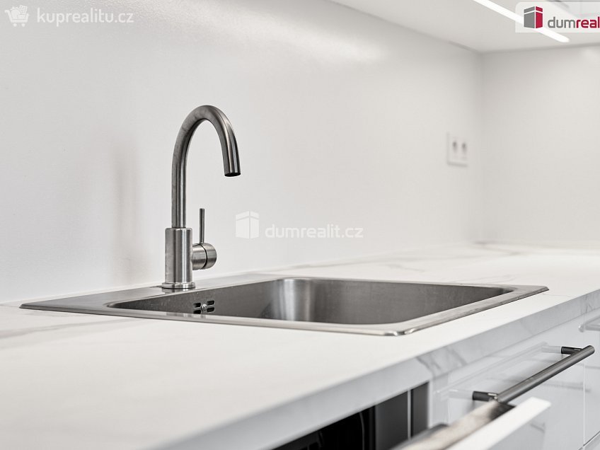 Prodej bytu 3+1 67 m^2 Brigádníků, Karlovy Vary 