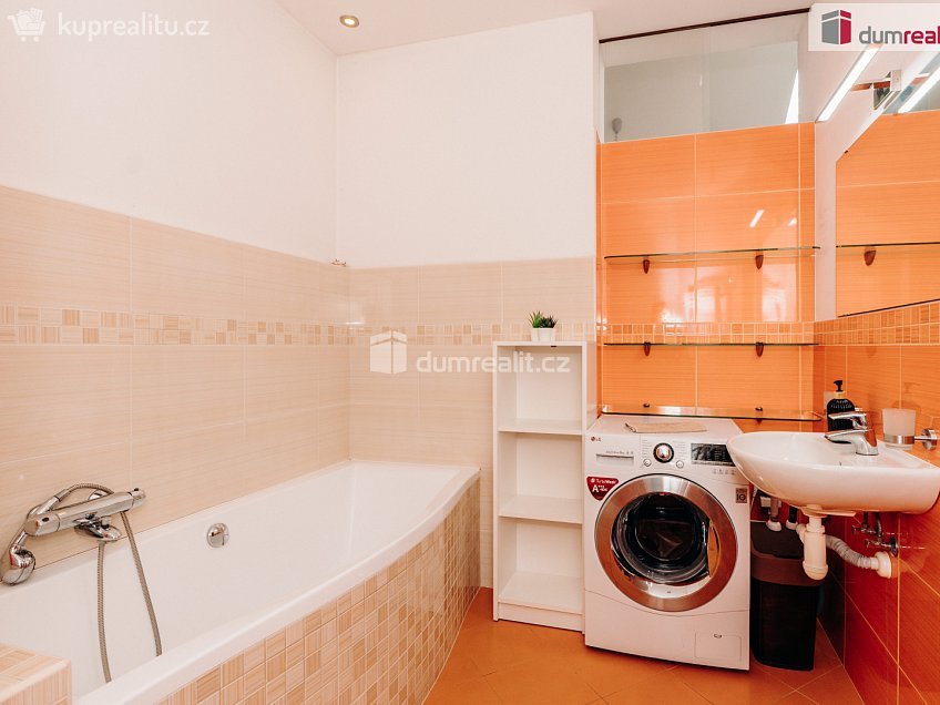 Prodej  rodinného domu 160 m^2 Nerudova, Břeclav 