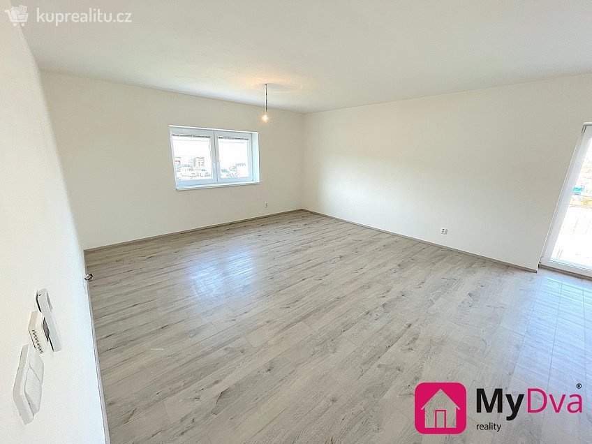 Pronájem bytu 2+kk 70 m^2 Vídeňská třída, Znojmo 