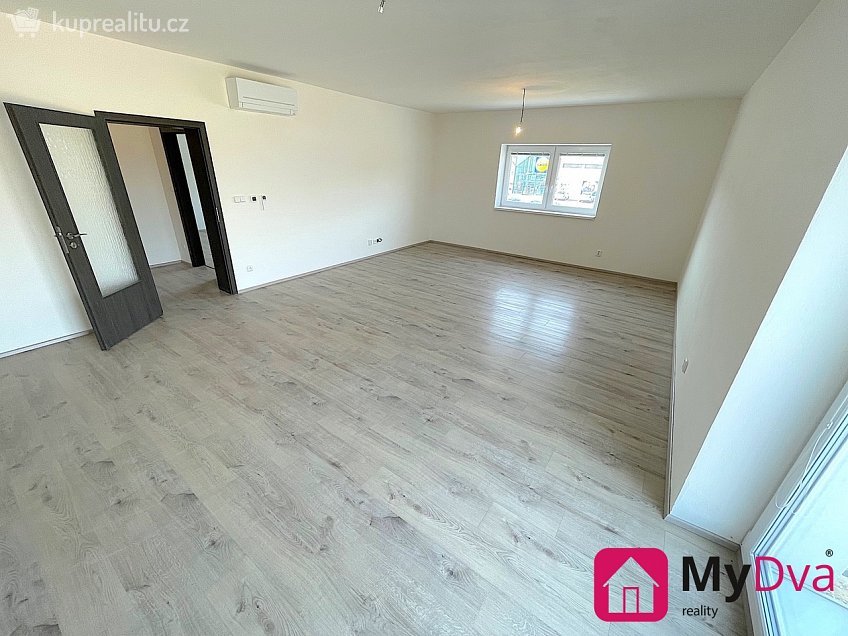 Pronájem bytu 2+kk 70 m^2 Vídeňská třída, Znojmo 