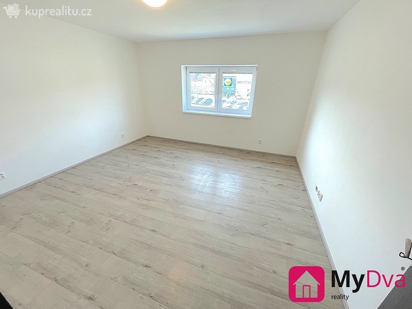 Pronájem bytu 2+kk 70 m^2 Vídeňská třída, Znojmo 