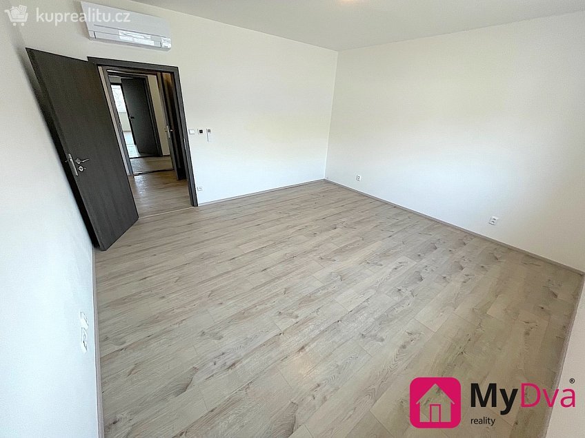 Pronájem bytu 2+kk 70 m^2 Vídeňská třída, Znojmo 
