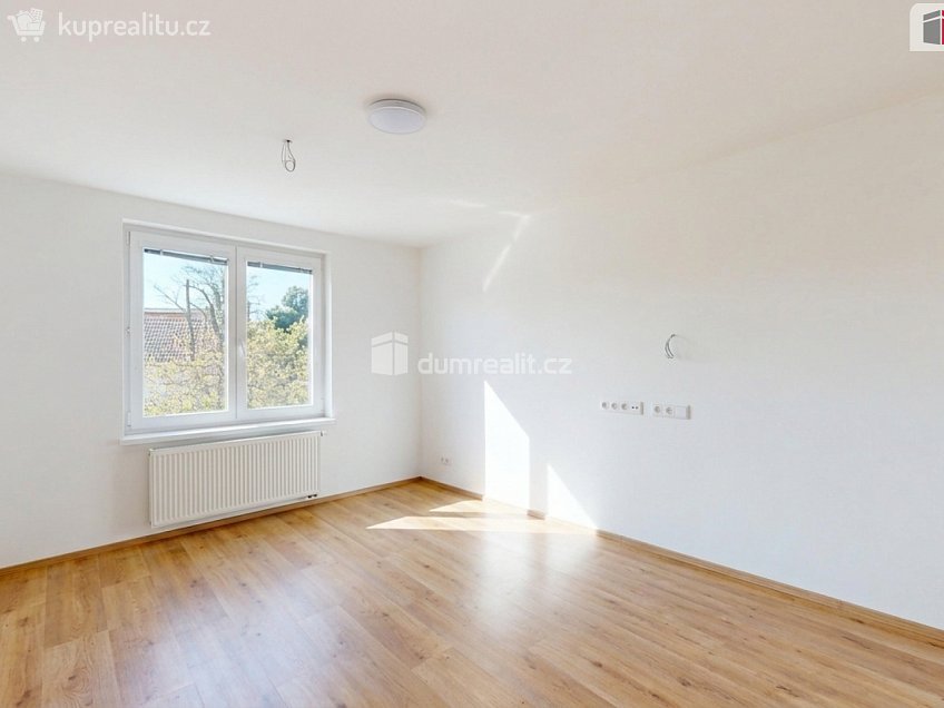Prodej  rodinného domu 180 m^2 Řadová, Vracov 