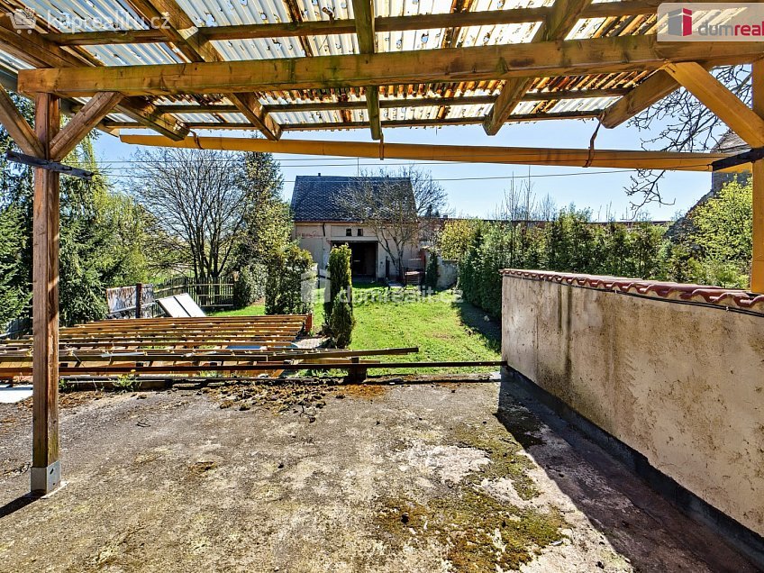 Prodej  rodinného domu 350 m^2 Hořesedly, Hořesedly 