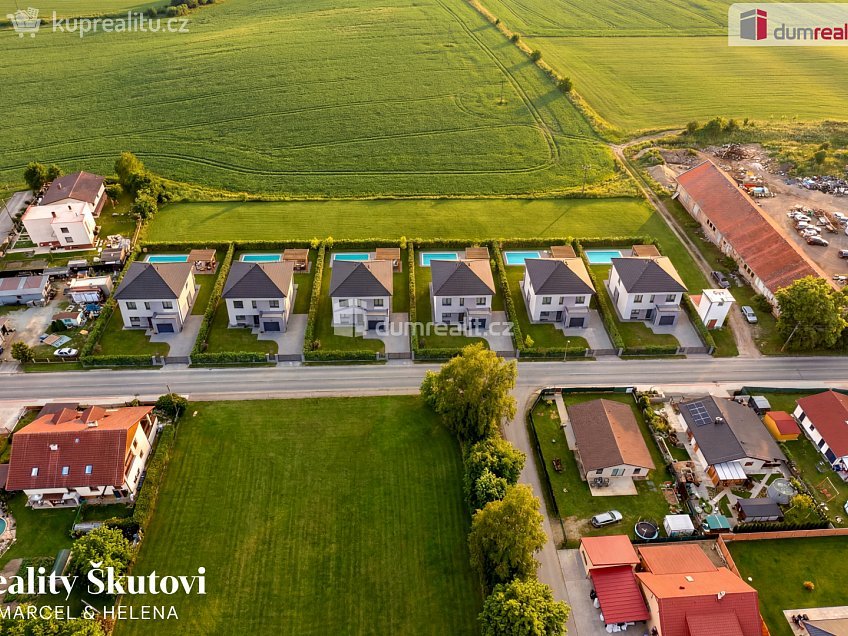 Prodej  stavebního pozemku 600 m^2 Bezděkov, Bezděkov 