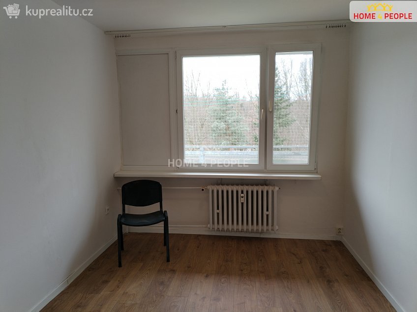 Pronájem bytu 2+kk 40 m^2 Hornoměcholupská, Praha 15 