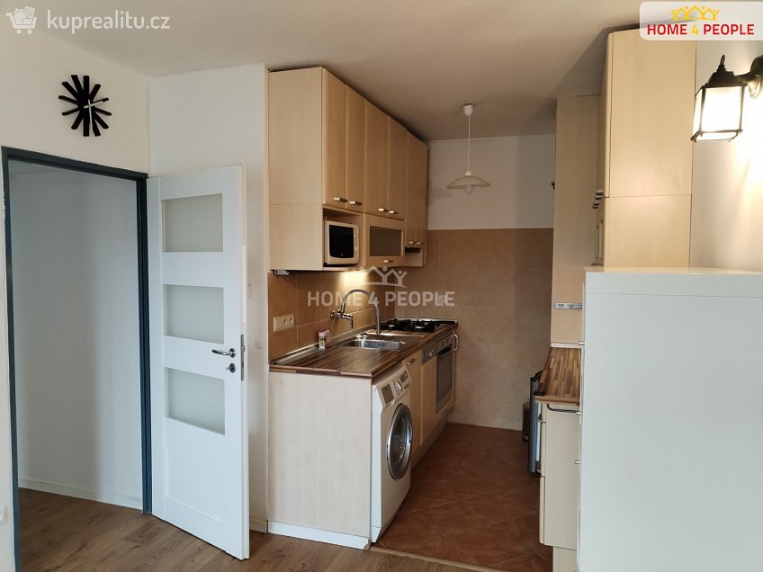 Pronájem bytu 2+kk 40 m^2 Hornoměcholupská, Praha 15 