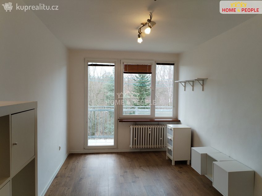 Pronájem bytu 2+kk 40 m^2 Hornoměcholupská, Praha 15 