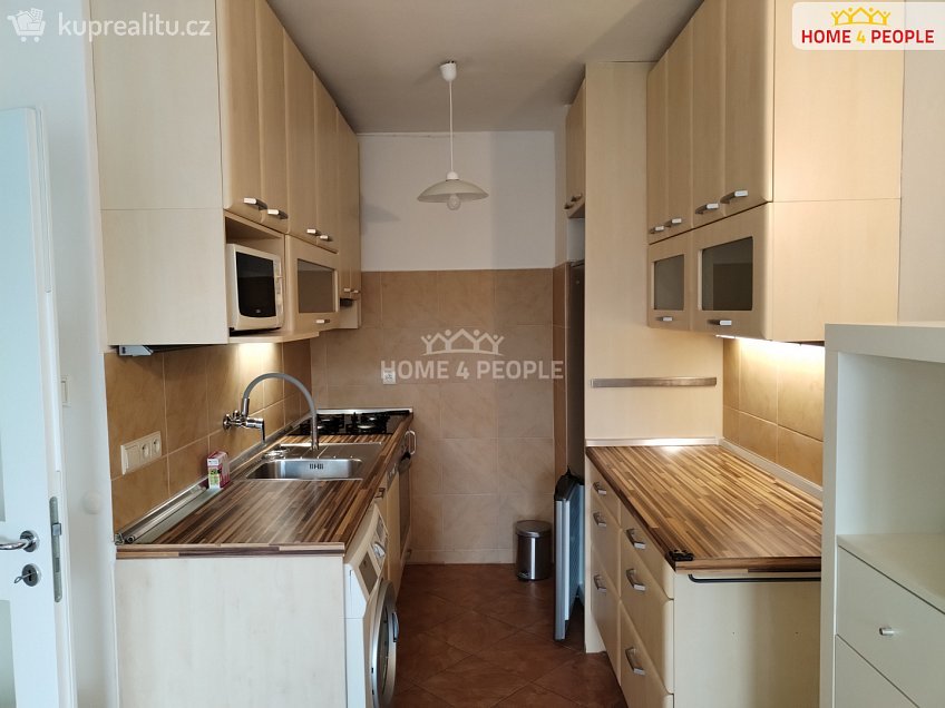 Pronájem bytu 2+kk 40 m^2 Hornoměcholupská, Praha 15 