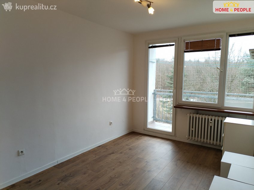 Pronájem bytu 2+kk 40 m^2 Hornoměcholupská, Praha 15 