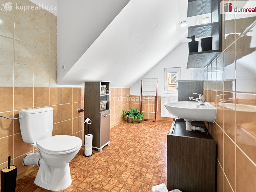 Prodej  rodinného domu 180 m^2 Střední, Pernink 