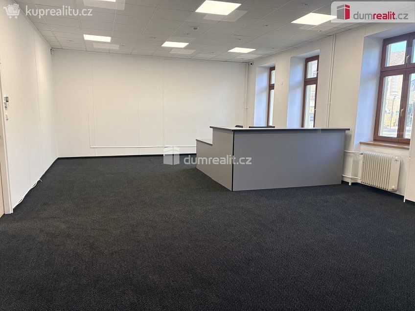 Pronájem  kanceláře 94 m^2 náměstí T. G. Masaryka, Břeclav 