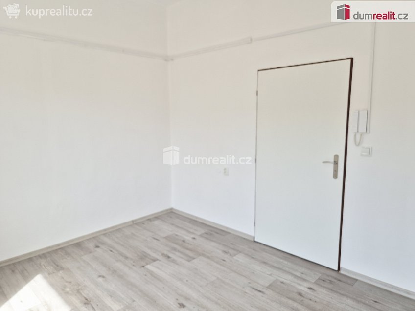 Pronájem  komerční reality 31 m^2 Na Zlaté stoce, České Budějovice 