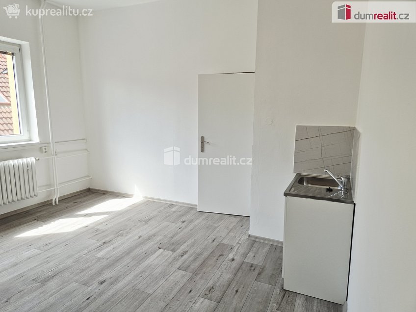 Pronájem  komerční reality 31 m^2 Na Zlaté stoce, České Budějovice 