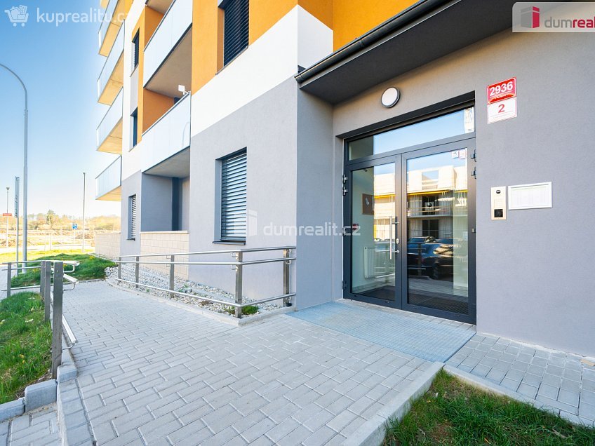 Pronájem bytu 2+kk 77 m^2 Branišovská, České Budějovice 