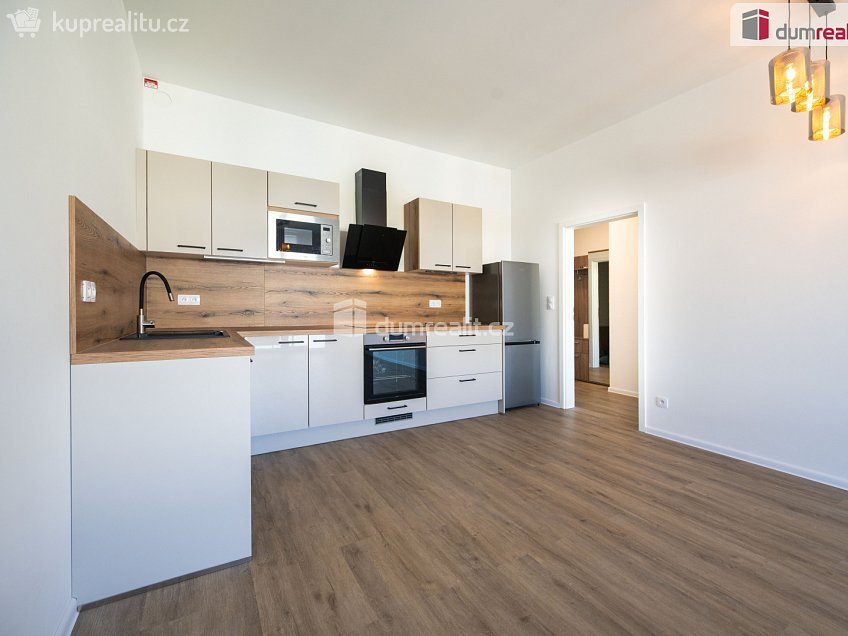 Pronájem bytu 2+kk 77 m^2 Branišovská, České Budějovice 