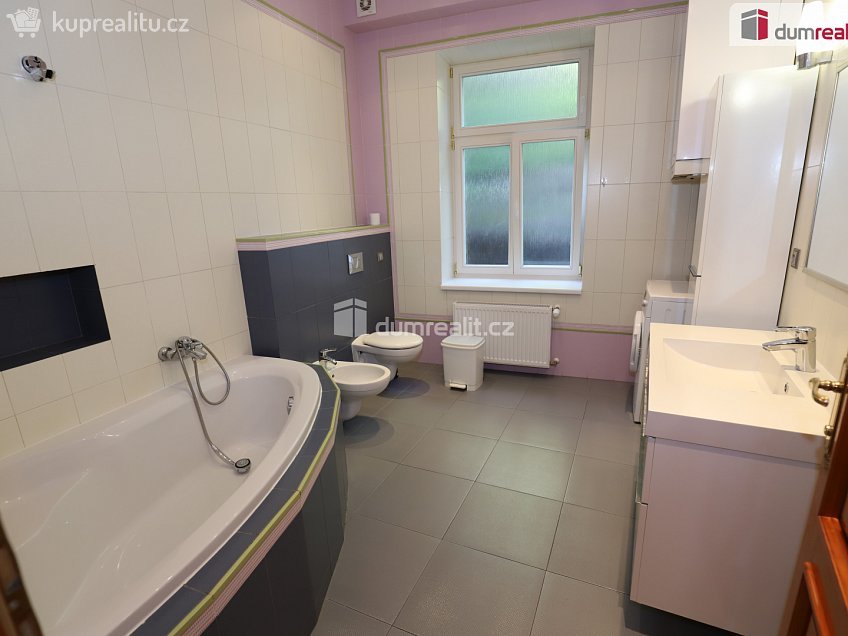 Pronájem bytu 3+kk 72 m^2 Mariánskolázeňská, Karlovy Vary 