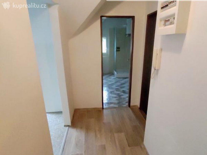 Pronájem bytu 1+1 42 m^2 Kamenická, Děčín 