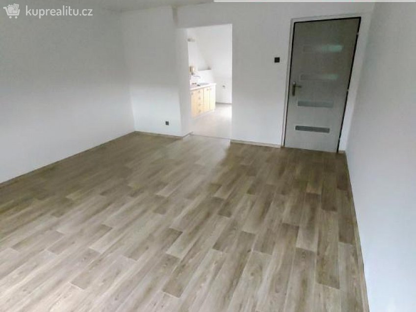 Pronájem bytu 1+1 42 m^2 Kamenická, Děčín 