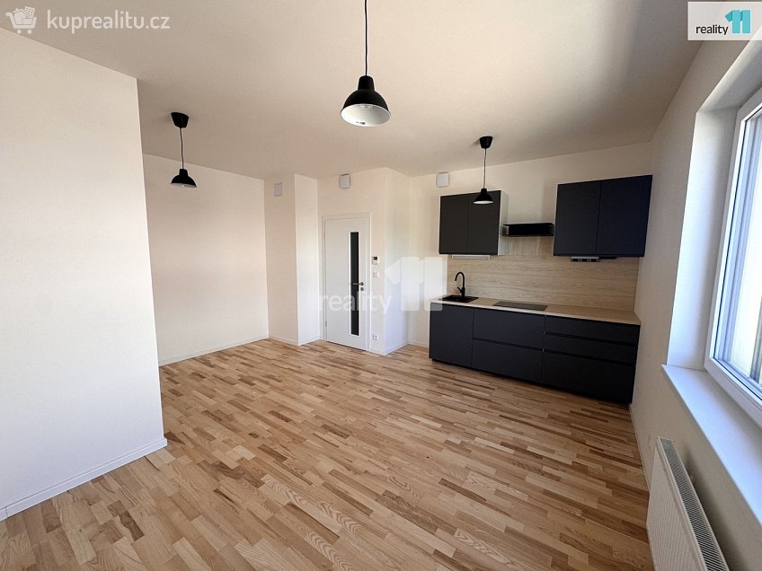 Pronájem bytu 1+kk 34 m^2 Pražská, Dobřichovice 