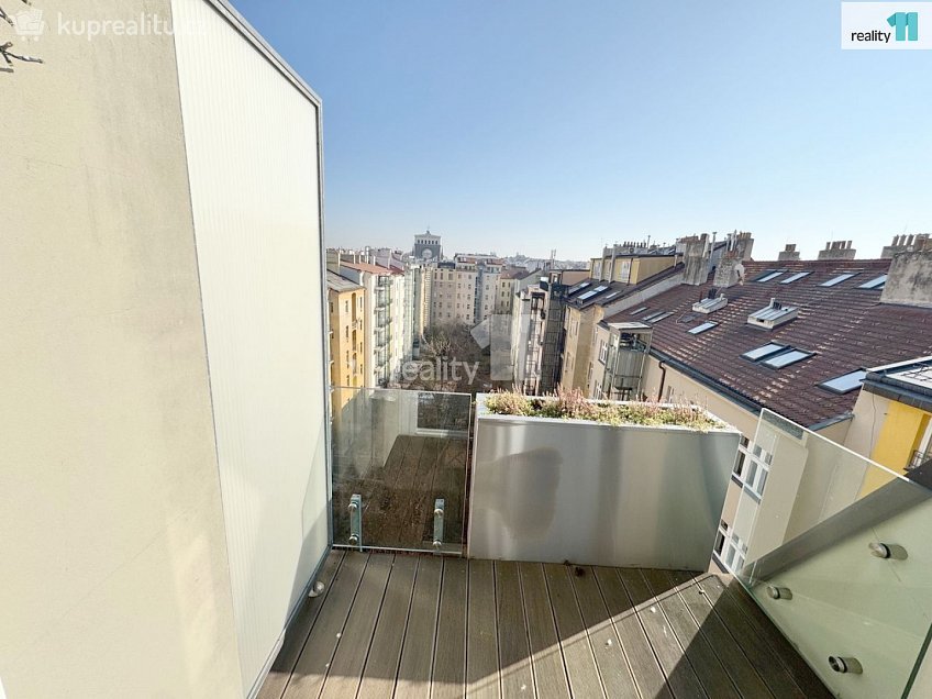 Pronájem bytu 3+kk 108 m^2 U Kanálky, Praha 2 