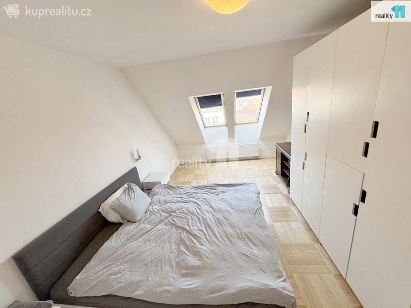 Pronájem bytu 3+kk 108 m^2 U Kanálky, Praha 2 