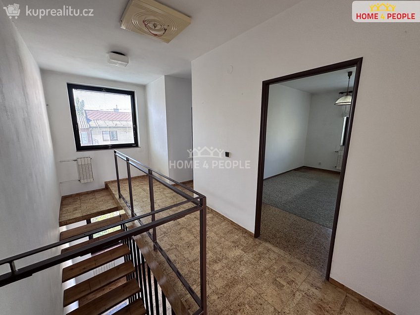 Prodej  rodinného domu 273 m^2 Zimákova, Praha 11 
