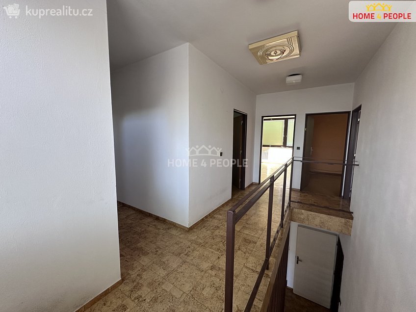 Prodej  rodinného domu 273 m^2 Zimákova, Praha 11 