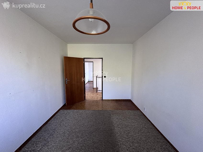 Prodej  rodinného domu 273 m^2 Zimákova, Praha 11 