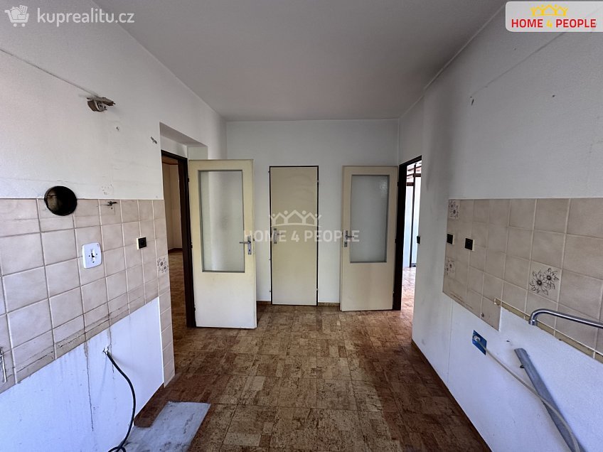 Prodej  rodinného domu 273 m^2 Zimákova, Praha 11 