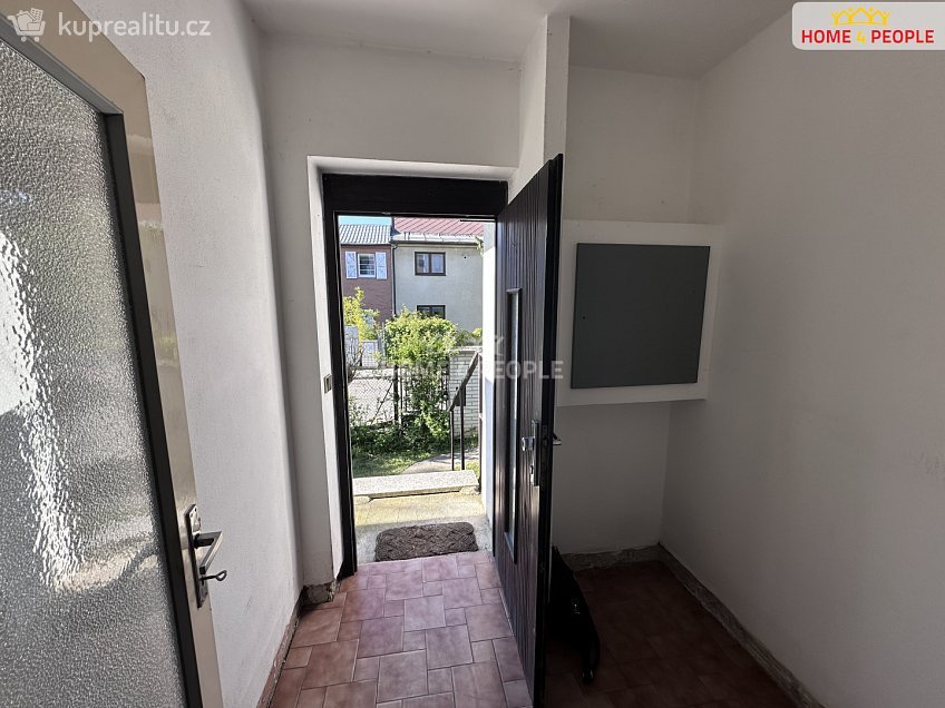 Prodej  rodinného domu 273 m^2 Zimákova, Praha 11 