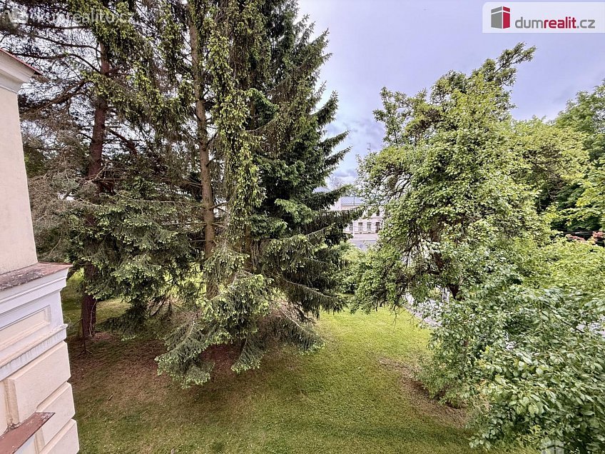 Pronájem bytu 2+1 81 m^2 Husova, Mariánské Lázně 