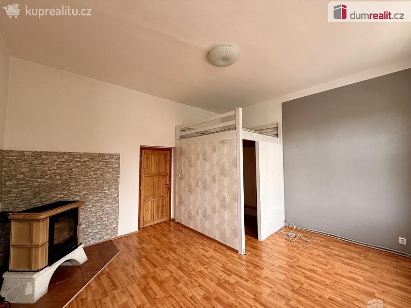 Pronájem bytu 2+1 81 m^2 Husova, Mariánské Lázně 