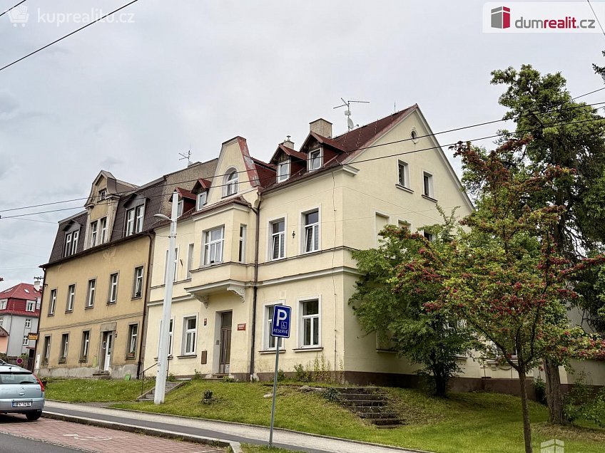 Pronájem bytu 2+1 81 m^2 Husova, Mariánské Lázně 