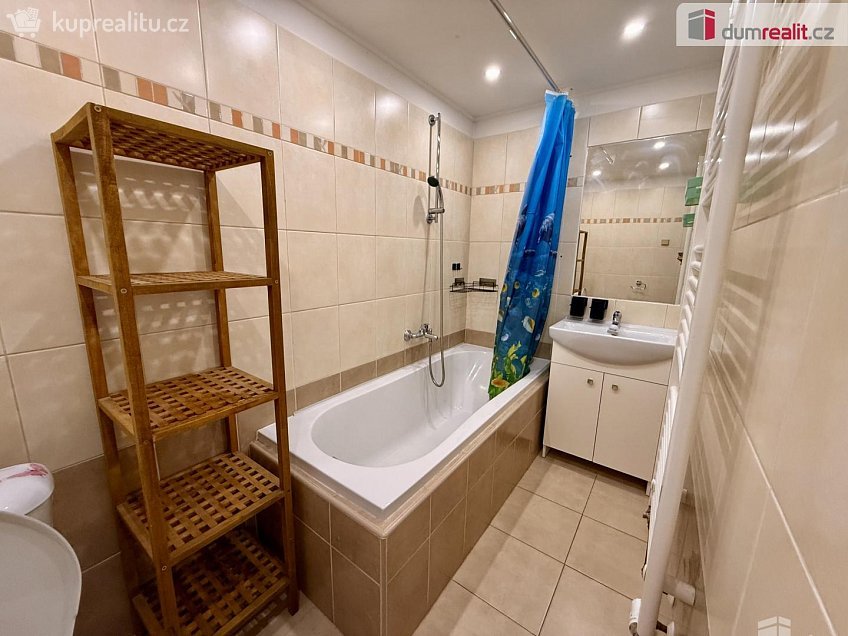 Pronájem bytu 2+1 81 m^2 Husova, Mariánské Lázně 