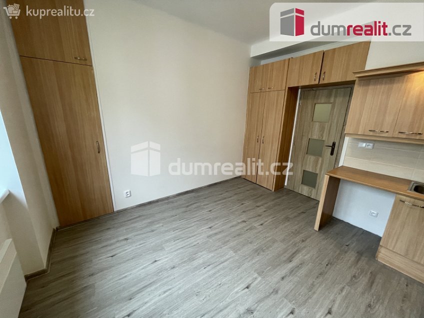 Pronájem bytu 2+kk 48 m^2 Slávy Horníka, Praha 5 