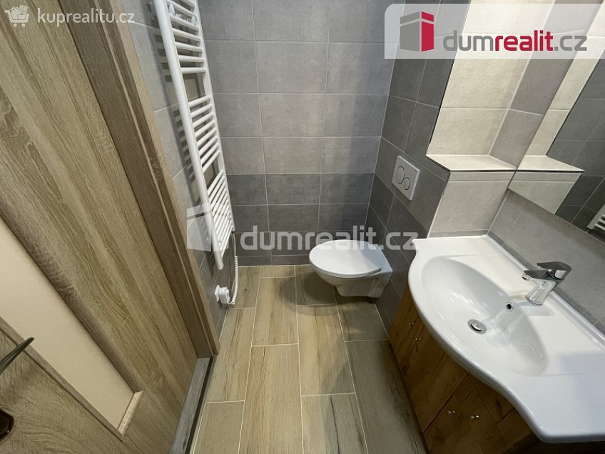 Pronájem bytu 2+kk 48 m^2 Slávy Horníka, Praha 5 