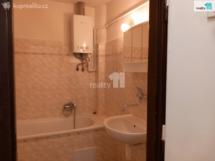 Pronájem bytu 3+kk 83 m^2 Na bitevní pláni, Praha 4 