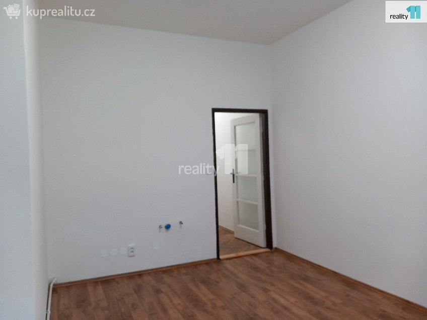 Pronájem bytu 3+kk 83 m^2 Na bitevní pláni, Praha 4 