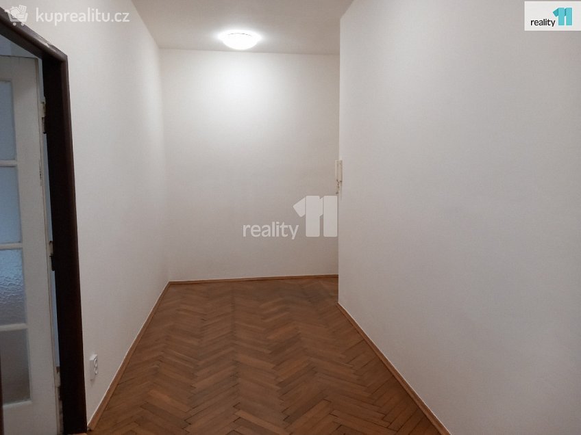 Pronájem bytu 3+kk 83 m^2 Na bitevní pláni, Praha 4 