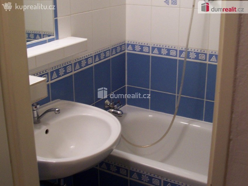 Pronájem bytu 1+kk 43 m^2 Gruzínská, Praha 10 