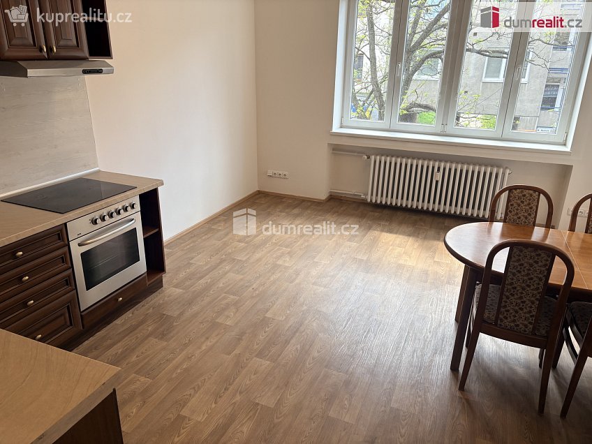 Pronájem bytu 2+kk 42 m^2 Národní třída, Hodonín 
