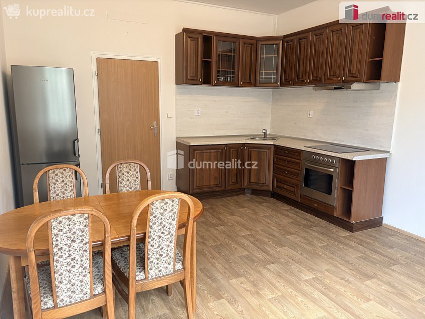 Pronájem bytu 2+kk 42 m^2 Národní třída, Hodonín 