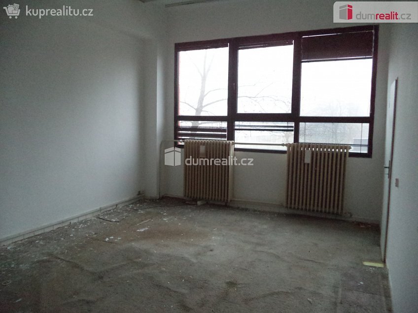 Pronájem  kanceláře 26 m^2 1. máje, Frýdek-Místek 
