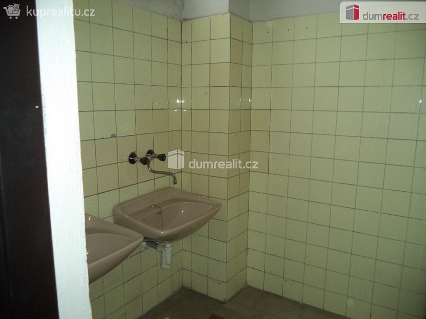 Pronájem  kanceláře 26 m^2 1. máje, Frýdek-Místek 