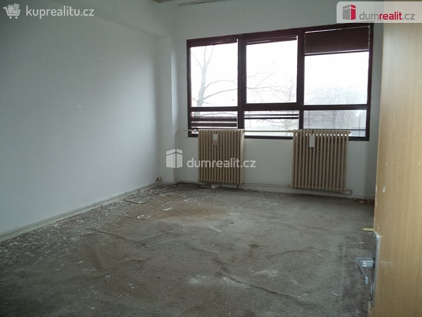 Pronájem  kanceláře 26 m^2 1. máje, Frýdek-Místek 