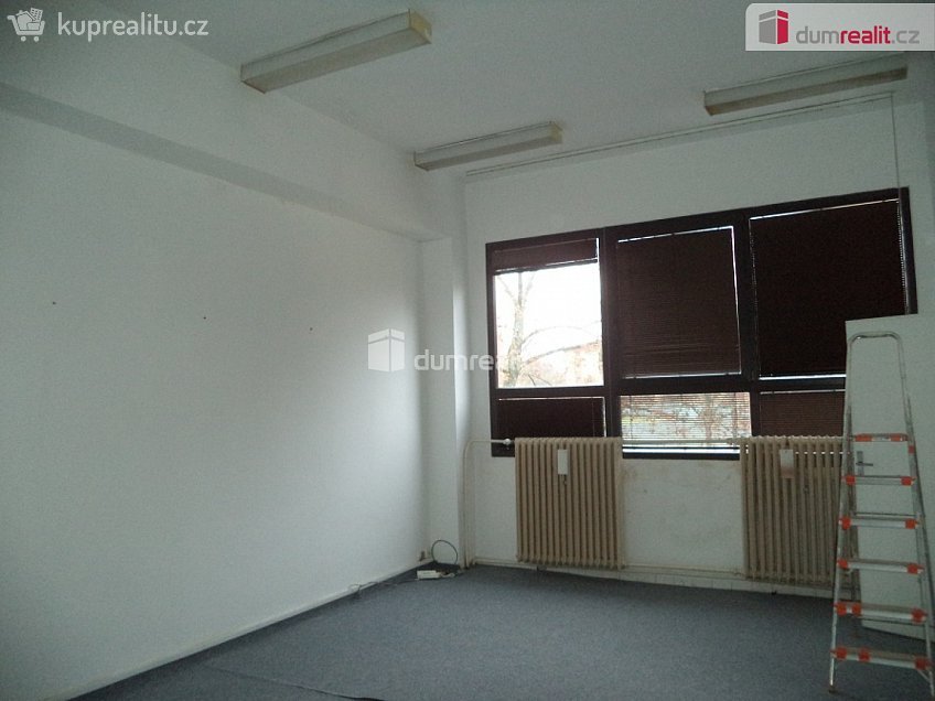 Pronájem  kanceláře 26 m^2 1. máje, Frýdek-Místek 