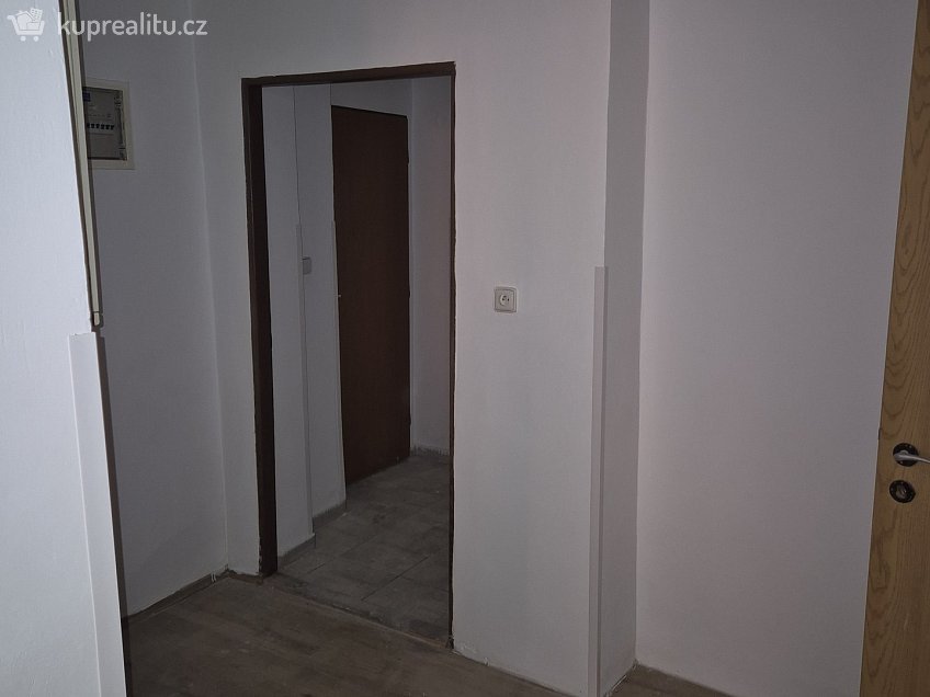Pronájem bytu 2+kk 69 m^2 Úzká 372, Cheb 