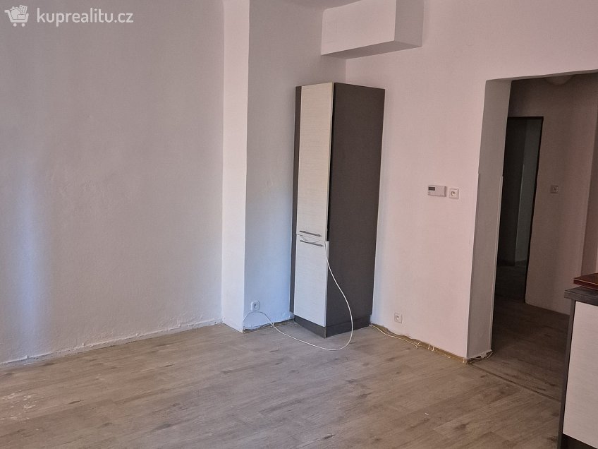 Pronájem bytu 2+kk 69 m^2 Úzká 372, Cheb 