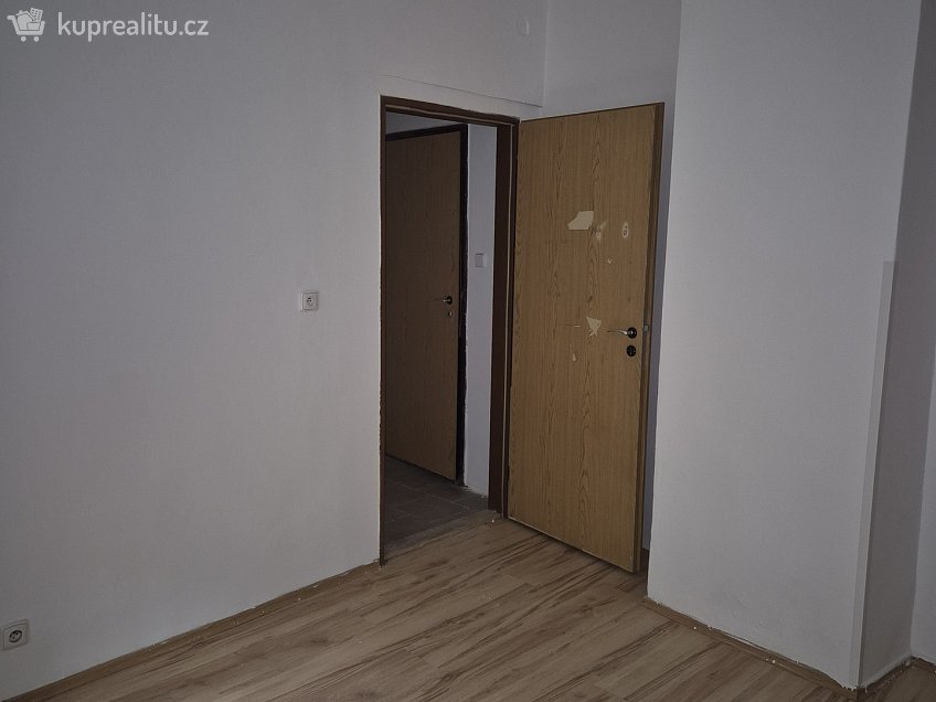 Pronájem bytu 2+kk 69 m^2 Úzká 372, Cheb 